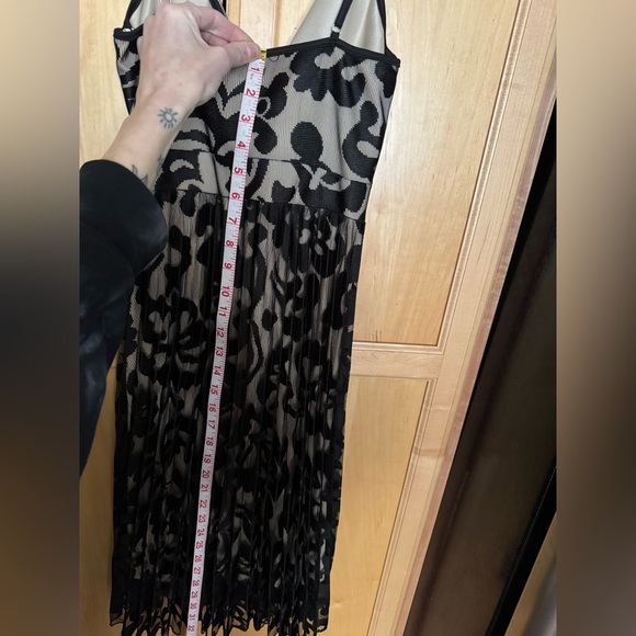 SHEIN Black and Cream Lace Overlay Dress - Picture 7 of 8